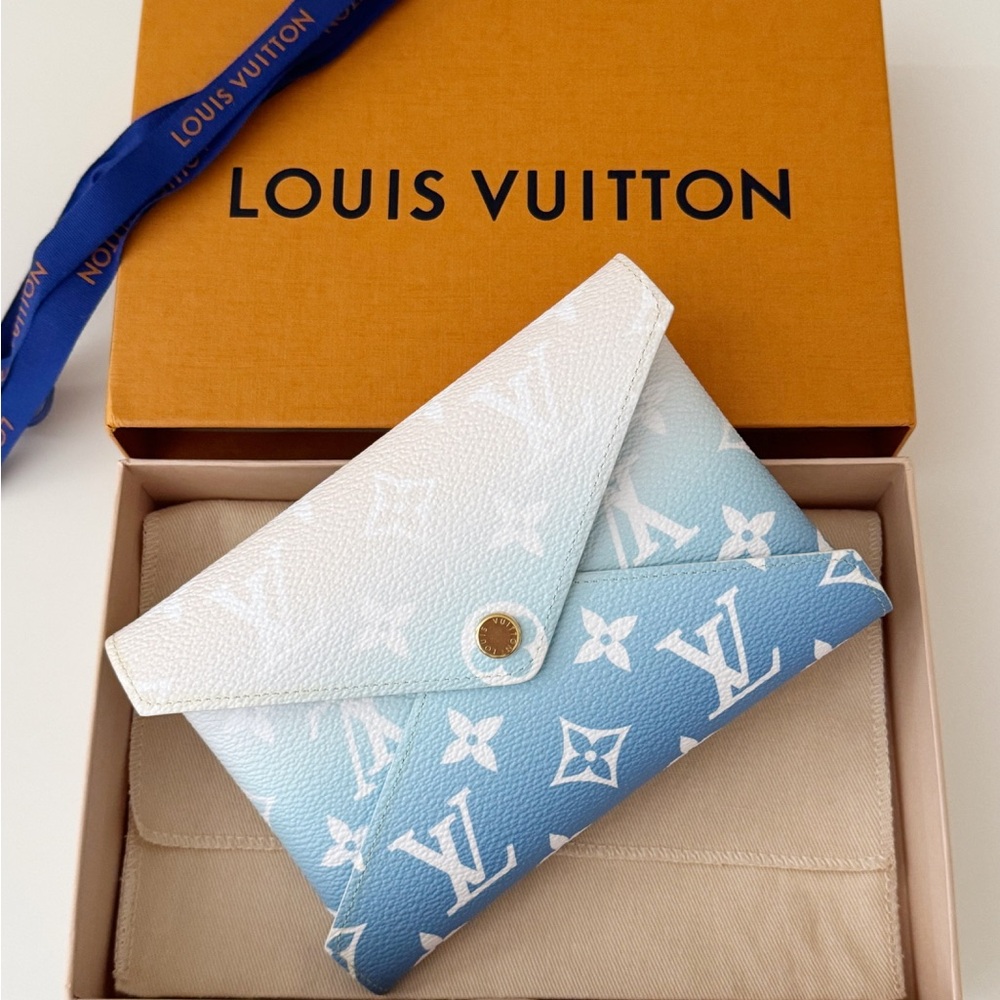 NEW Louis Vuitton Medium Kirigami Pochette Pool Collection Limited Edition